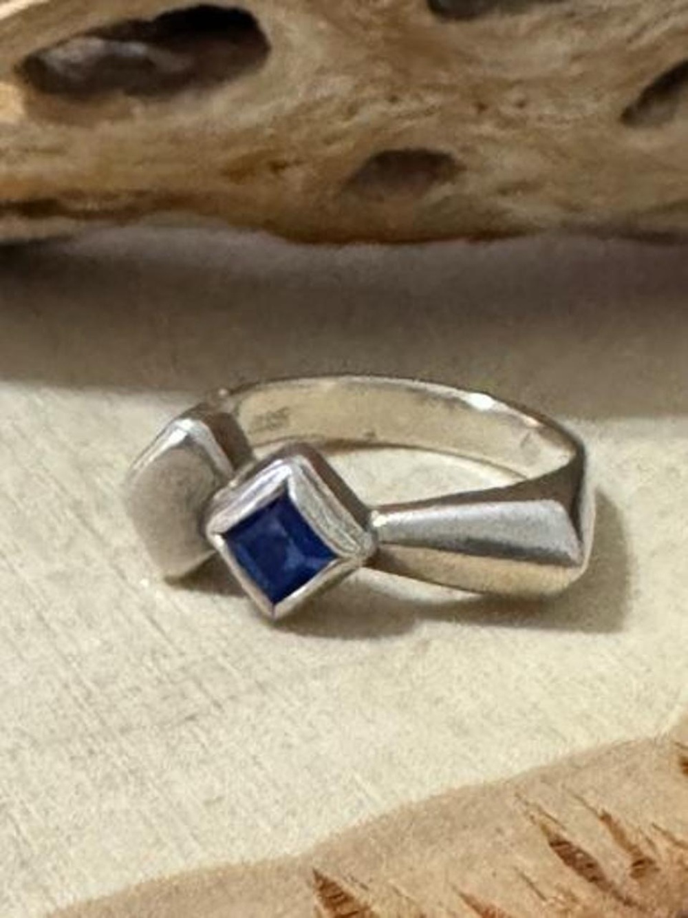 925 Sterling Silver Modernist Blue Gemstone Ring Size 5